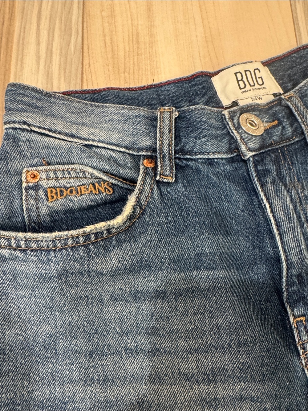 Women’s BDG Washed Blue High-Rise Denim Bermuda Shorts | Size 24 - Picture 2 of 6